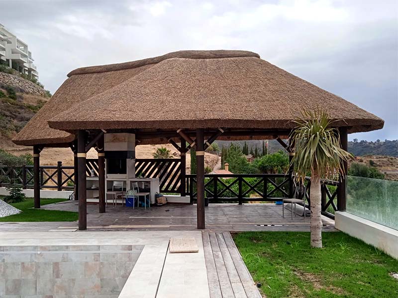 pergolas de madera, tejado de junco africano